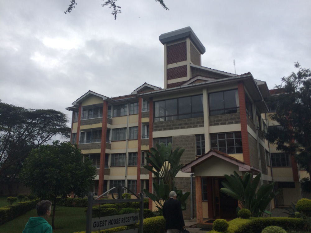 382-_last_hotel_in_kenya_2.jpg